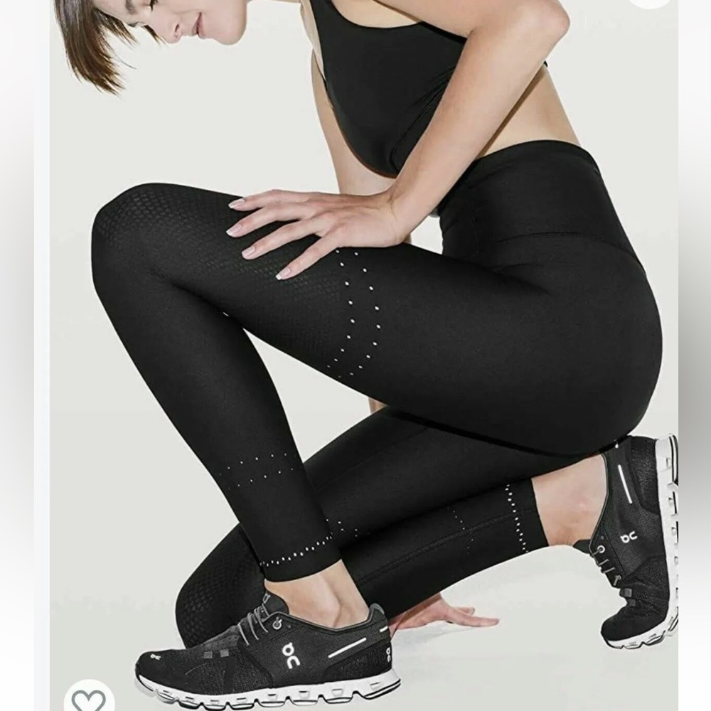 Lululemon In Focus Run Thights Leggings Size 2 Sage Green color